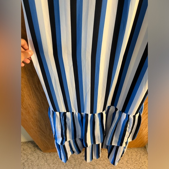 NWT Banana Republic Stripe Tiered Maxi Dress Blue Black White  SIZE 4 - Picture 6 of 9